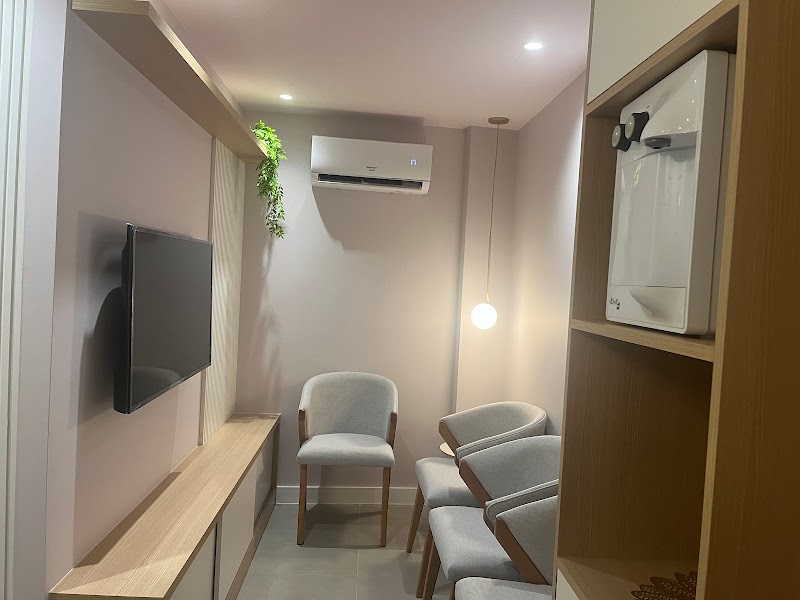 DENT IMPLAN. Clínica Odontológica/Dra Vanessa Pacheco - foto 3