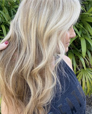 Bek Dotty Hairdresser photo 3