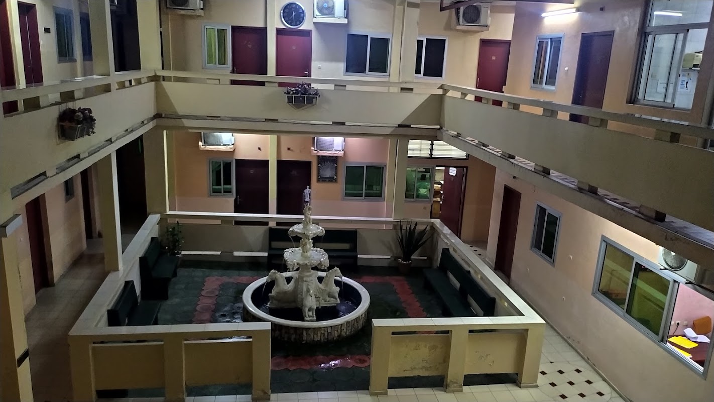 MUNA'S CLINIC - Photo 9