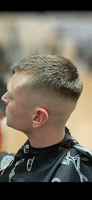 Fast and Fade Barbershop photo 3
