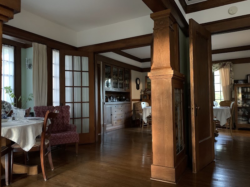 Triangle Ranch Bed & Breakfast - Photo 6