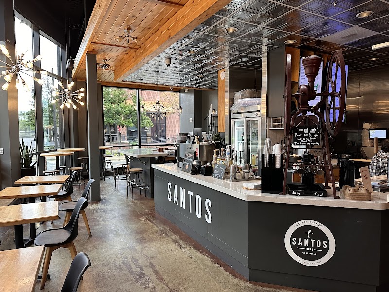 Santos Coffee & Bar Uptown photo 4