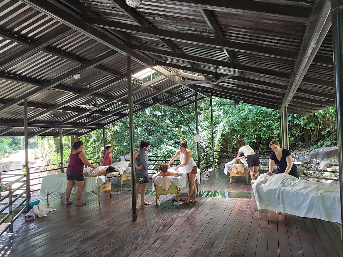 Hands to Knead Workshops and Retreats