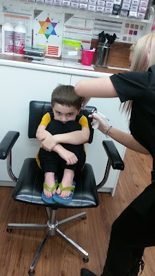 CURL ME STR8 HAIR & BEAUTE