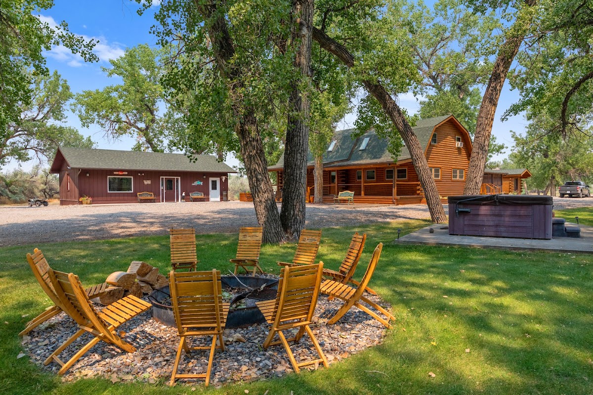 Eagle Nest Lodge & Outfitters