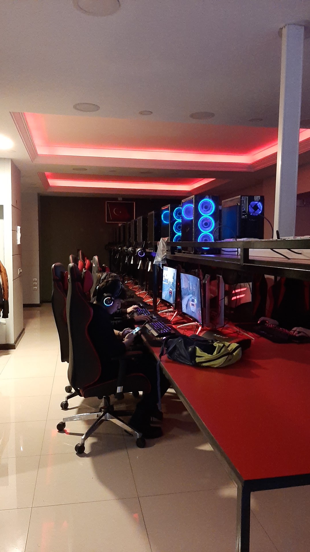 KRAL GAME CENTER mekanı