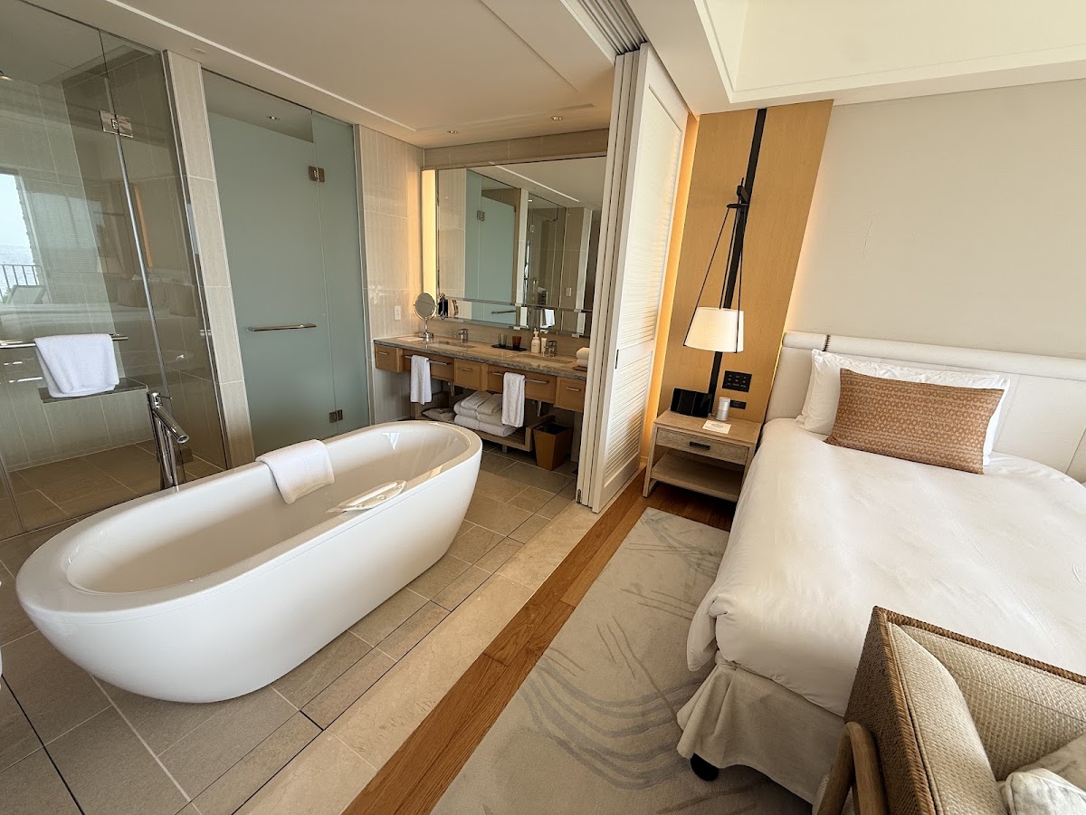 Halekulani Okinawa - hotel in Onna Village, Okinawa (2)