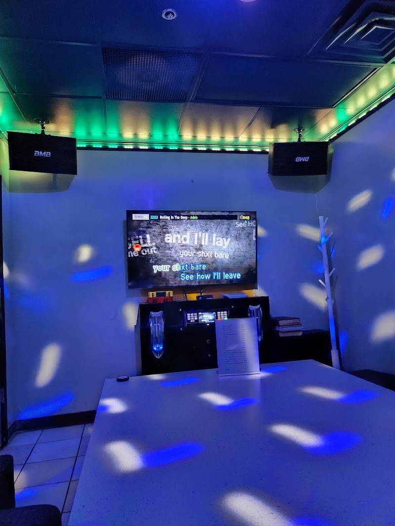 LIve Karaoke & Bar