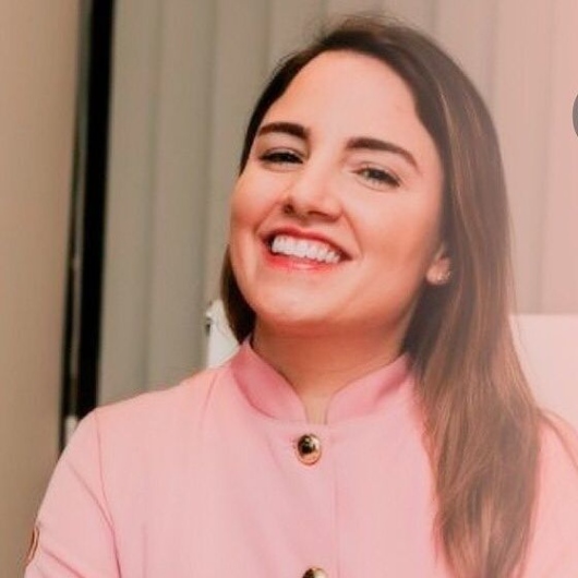 Prof. Rafaella Bastos Leite - Dentista em João Pessoa - foto 1