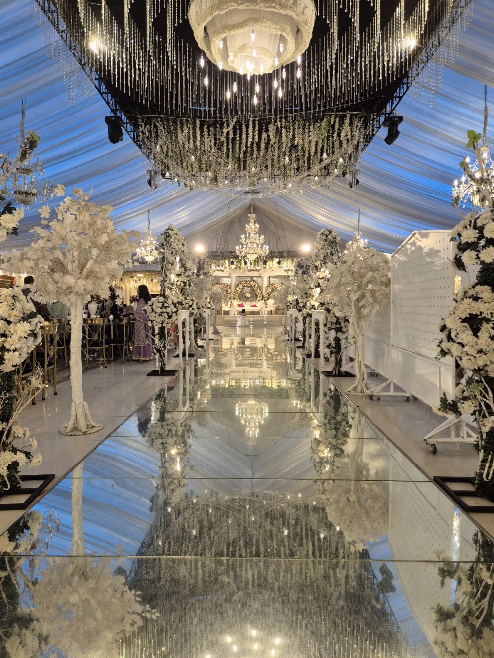 Drive Inn Marquees - Glass venue exterior
