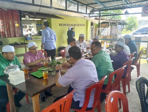 D'Sri Muara Cafe (Warung Ike Bekok) - Photo 1