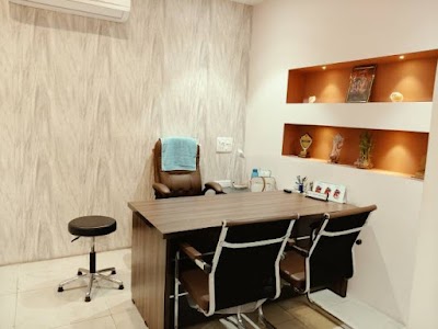 Dr. Reshu Agrawal | Best Gynecologist in Raipur | IVF Centre | IVF Doctor & Fertility Specialist | Obstetricians In Raipur - Image 3