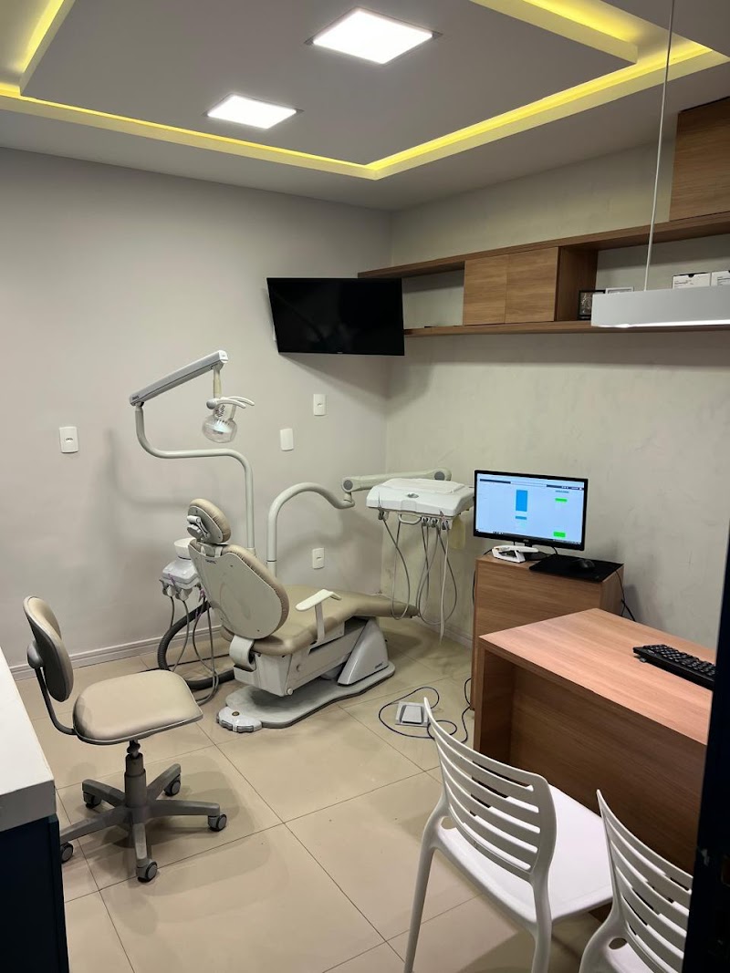 Amme Odontologia - Dentista em Jardim Camburi - foto 4