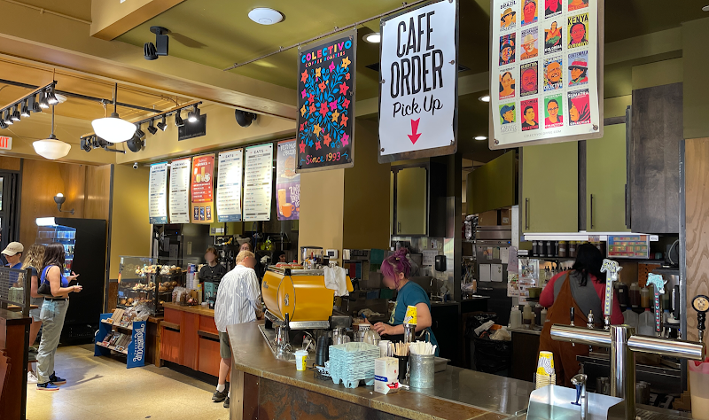 Colectivo Coffee On the Square photo 3