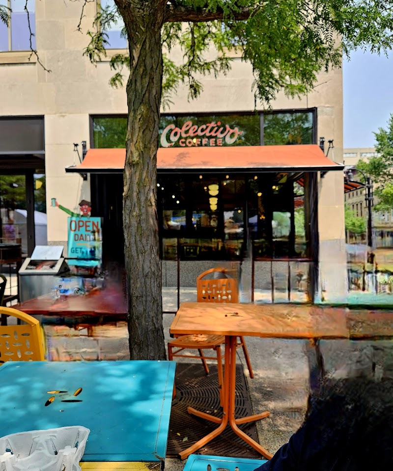 Colectivo Coffee On the Square photo 4