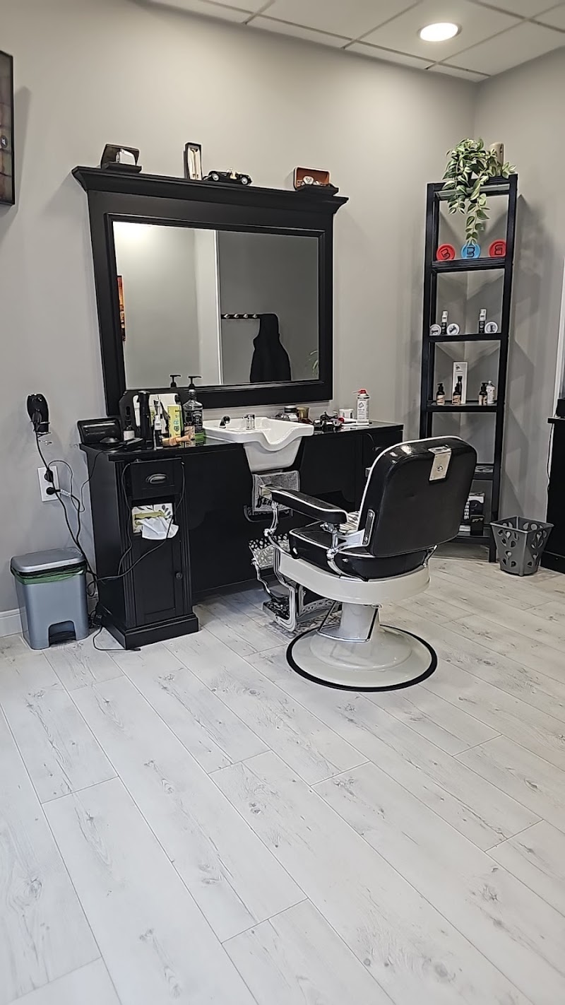 Venecia Barber photo 4