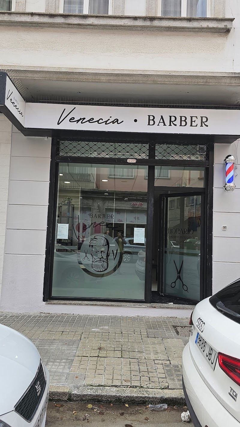 Venecia Barber photo 1