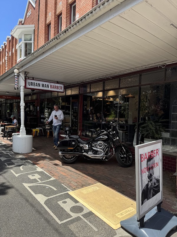URBAN MAN BARBERSHOP photo 1