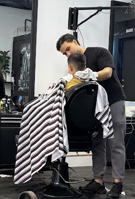 CLIPS & SNIPS BARBERSHOP photo 2