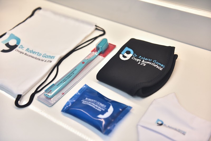 Dr. Roberto Gomes - cirurgião Bucomaxilofacial - foto 2