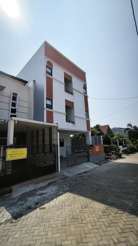 Kost Putri Tembalang ADeN's House