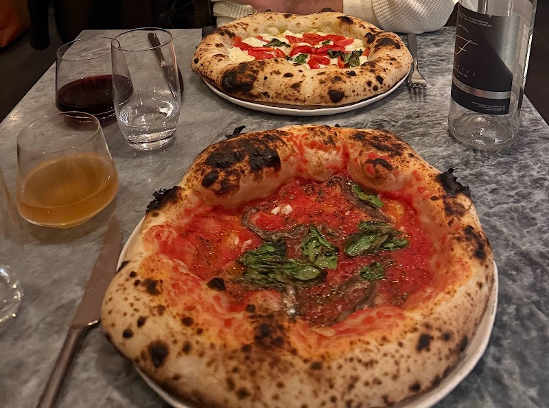 Una Pizza Napoletana photo 3