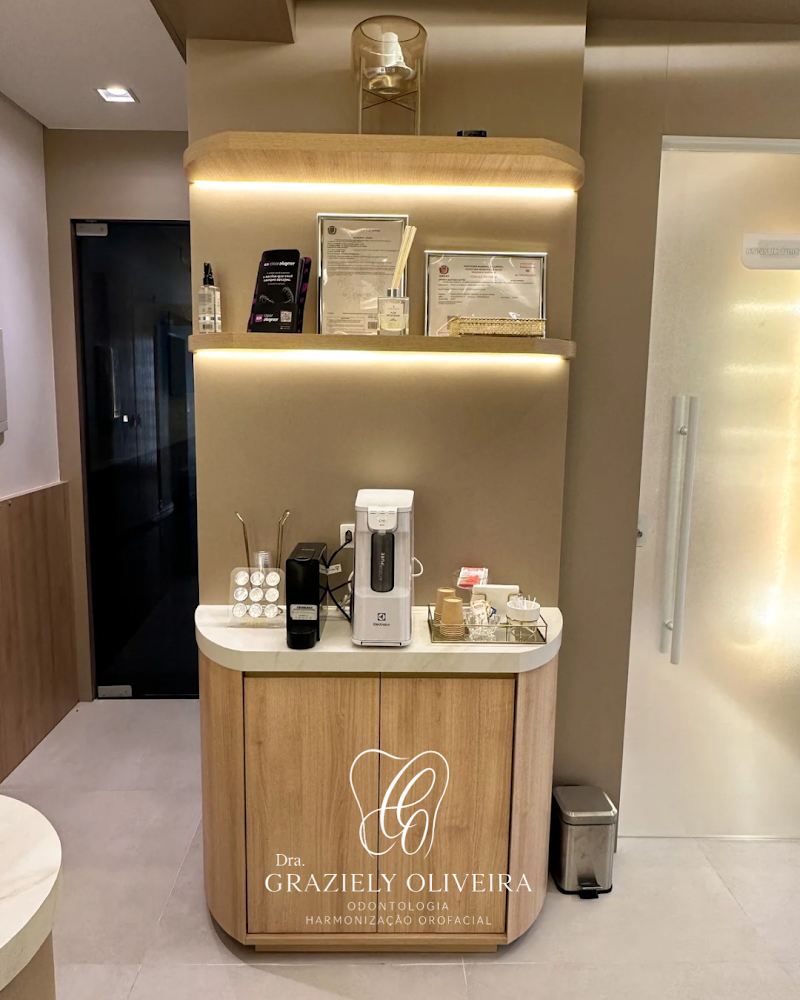 Dra Graziely Oliveira - Dentista no Batel - Harmonização Facial no Batel - foto 2