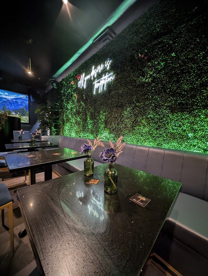 Eve Lounge