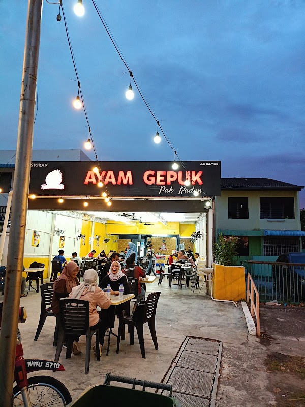 Ayam Gepuk Pak Raden Bayan Baru - Photo 1