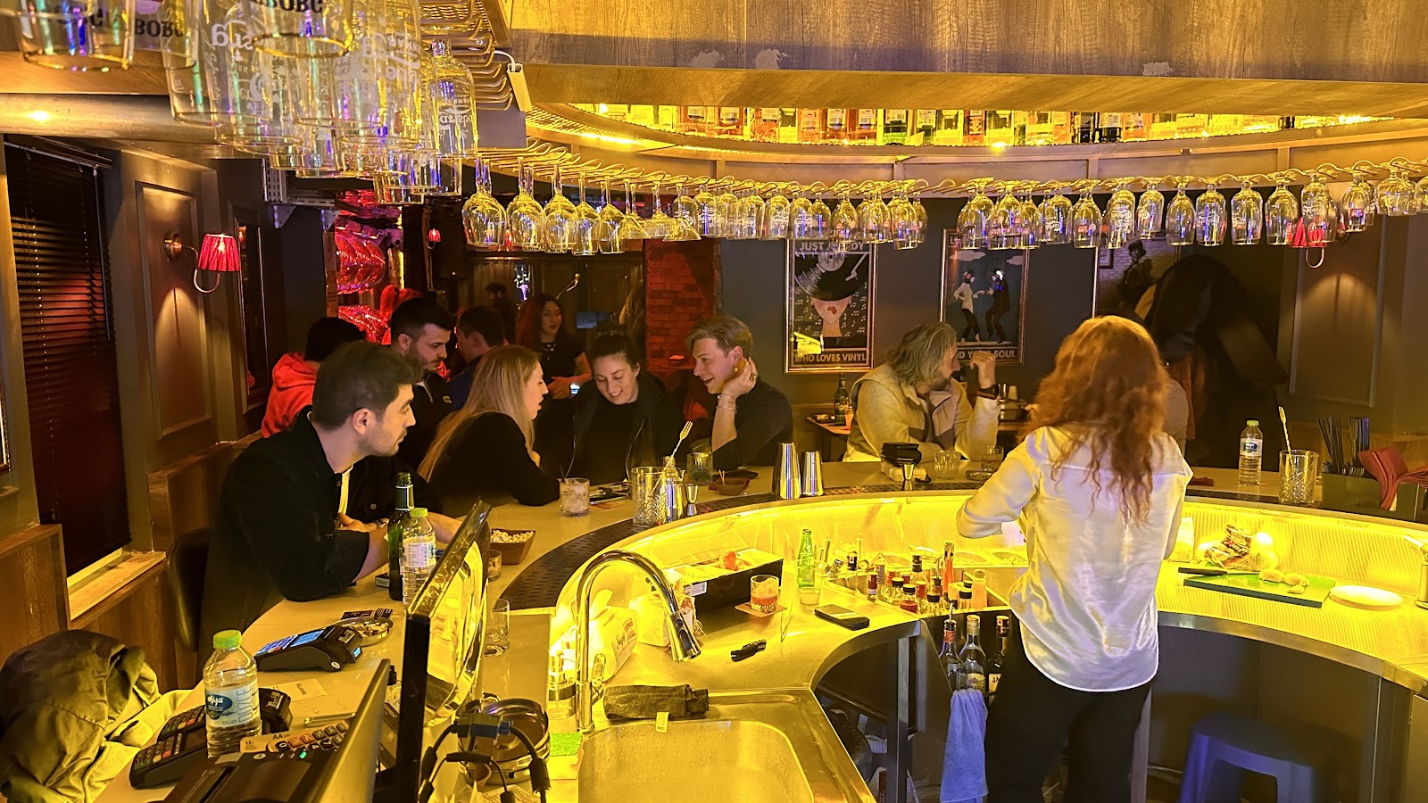 Rustic Irish Pub mekanı