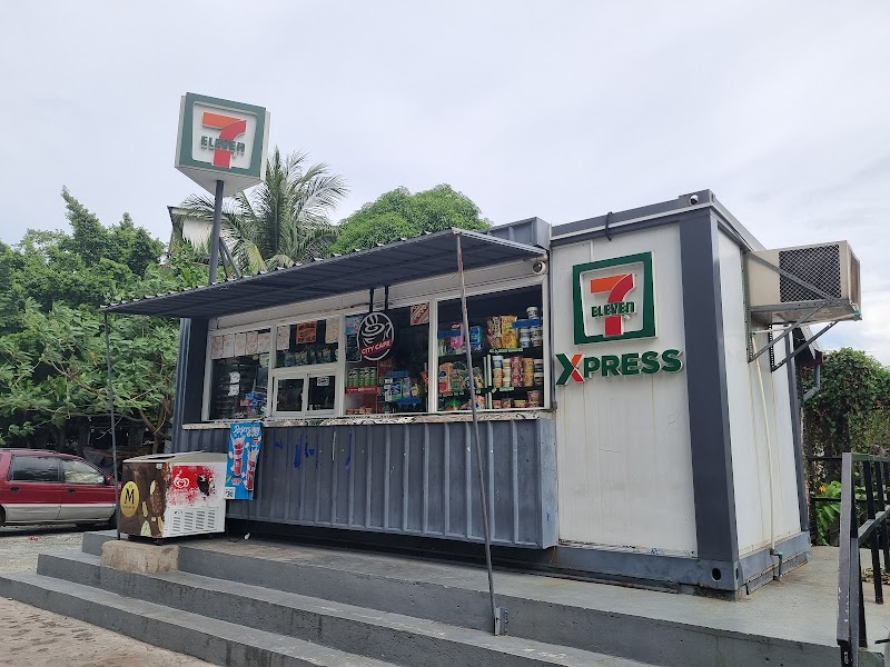 7-Eleven Xpress BCDA (4316)