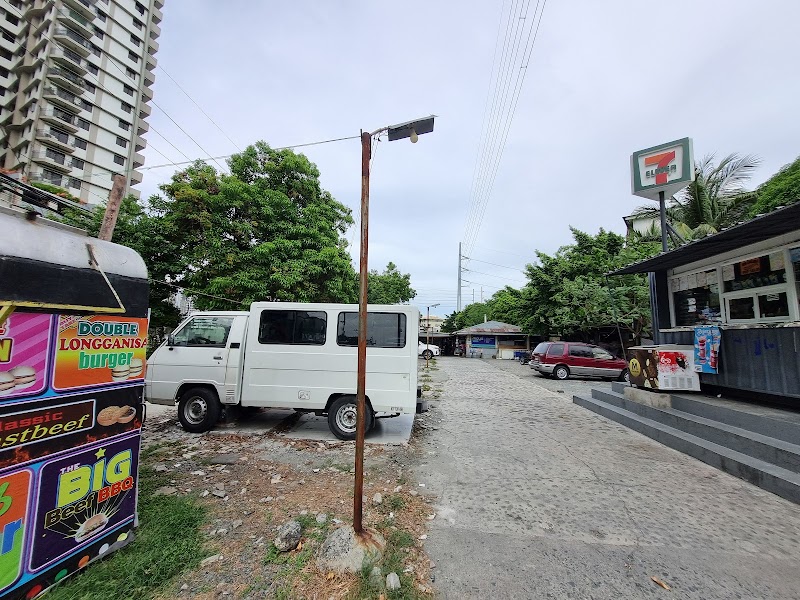 7-Eleven Xpress BCDA (4316)