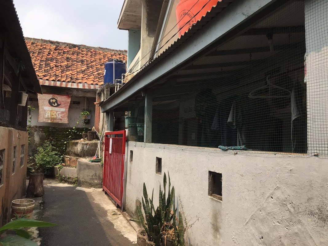 Kost Ibu Tuti Maksoem Slipi Palmerah Jakarta Barat ( AC & Non AC ) Free WiFi
