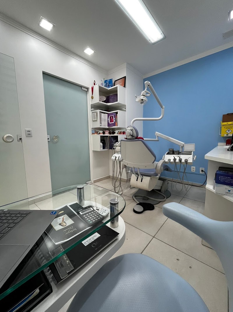 Cassiane C. de Meira - Dentista - Ingleses - foto 5