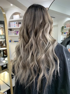 Vianna’s Hair & Beauty Bar photo 3