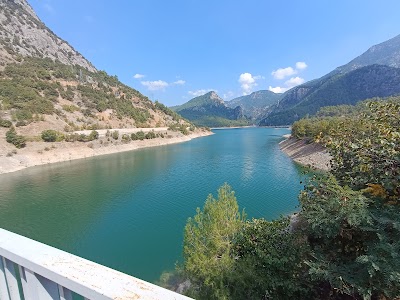 Ademin Yeri Köfte Ekmek - Restoran