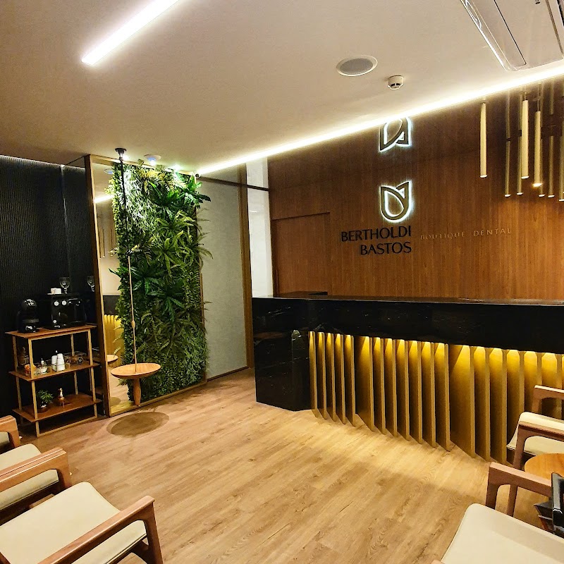 BertholdiBastos Boutique Dental | Dentista em Vitoria Especialista em Facetas e Implantes Dentários - foto 5