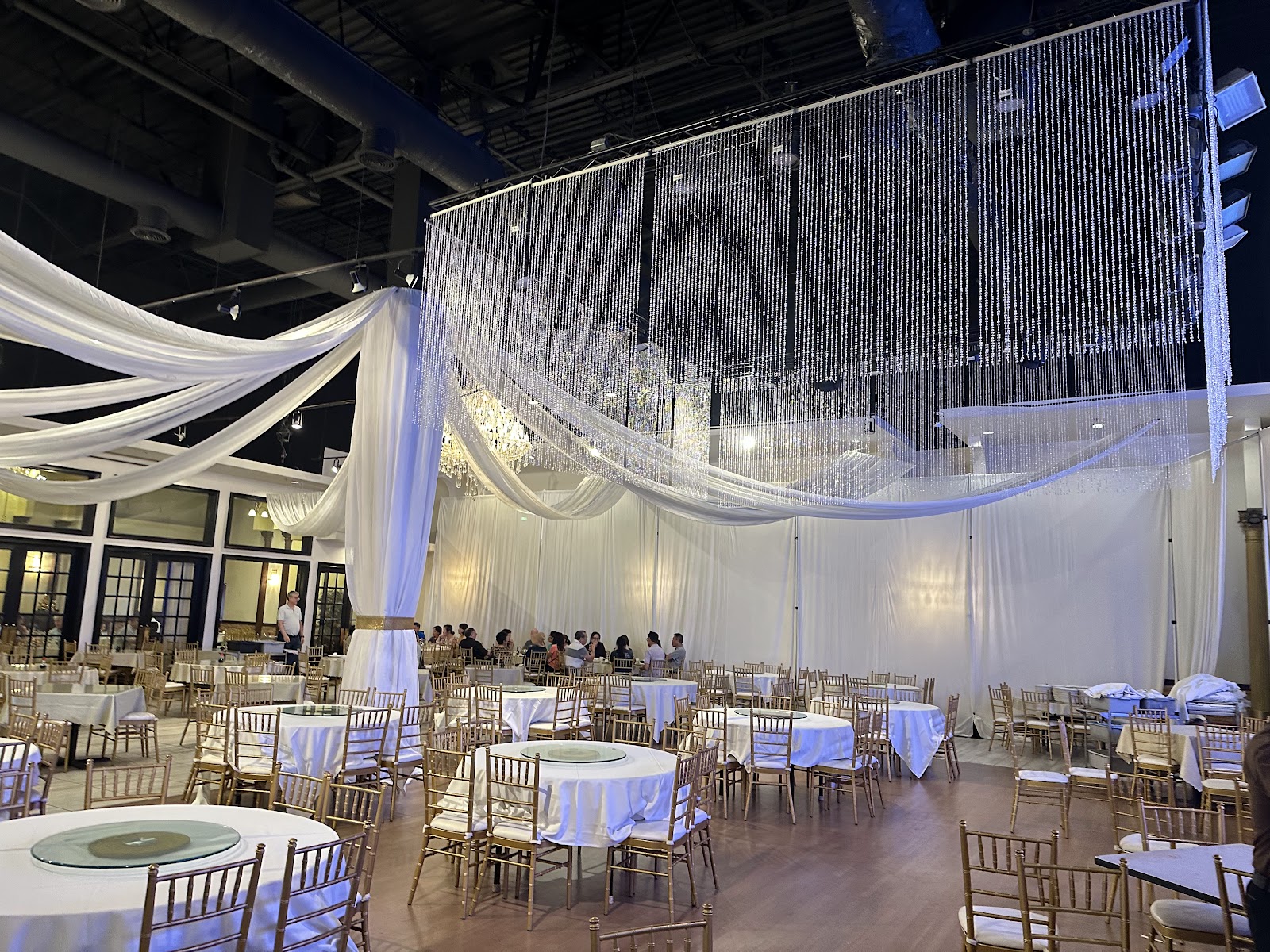 Happy Valley Dim Sum & Asian Cuisine, 喜萬年
