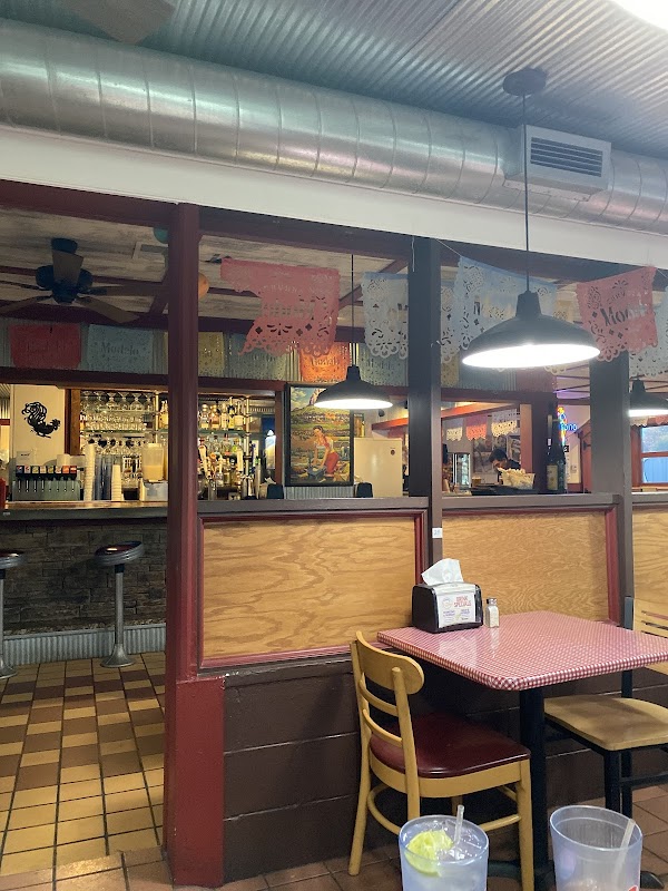 EL COMAL TAQUERIA exterior