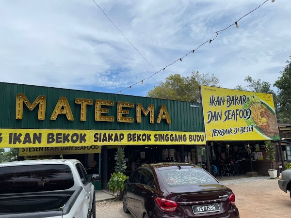 Mateema Ikan Bakar dan Seafood,kampung raja