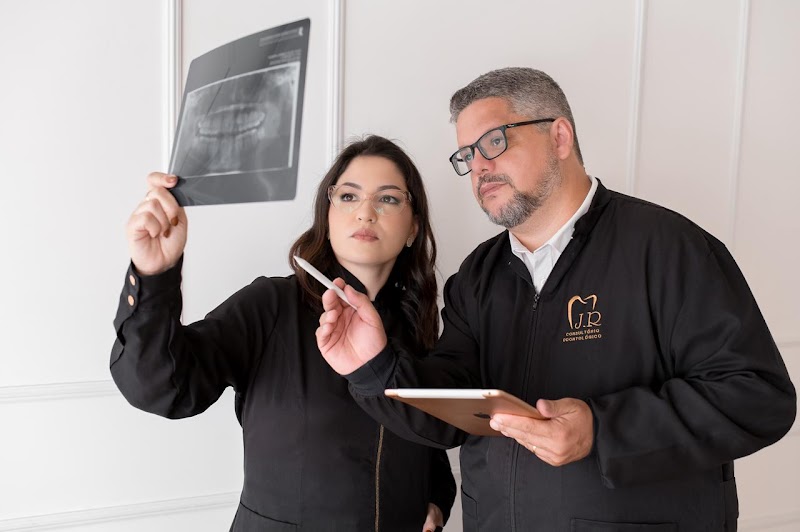 J.R Consultório Odontológico - Dentista Nova Friburgo - foto 2