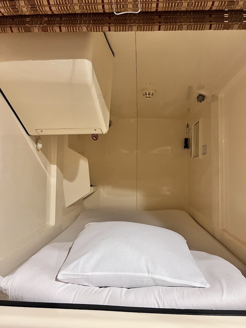 カプセルホテル神戸三宮 3