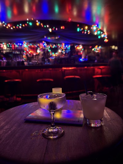 Holiday Cocktail Lounge photo 3