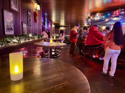Holiday Cocktail Lounge photo 3