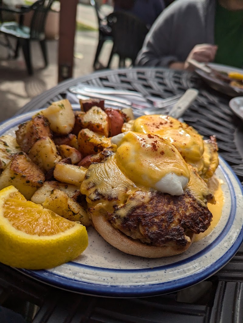 Red Apple Café photo 4