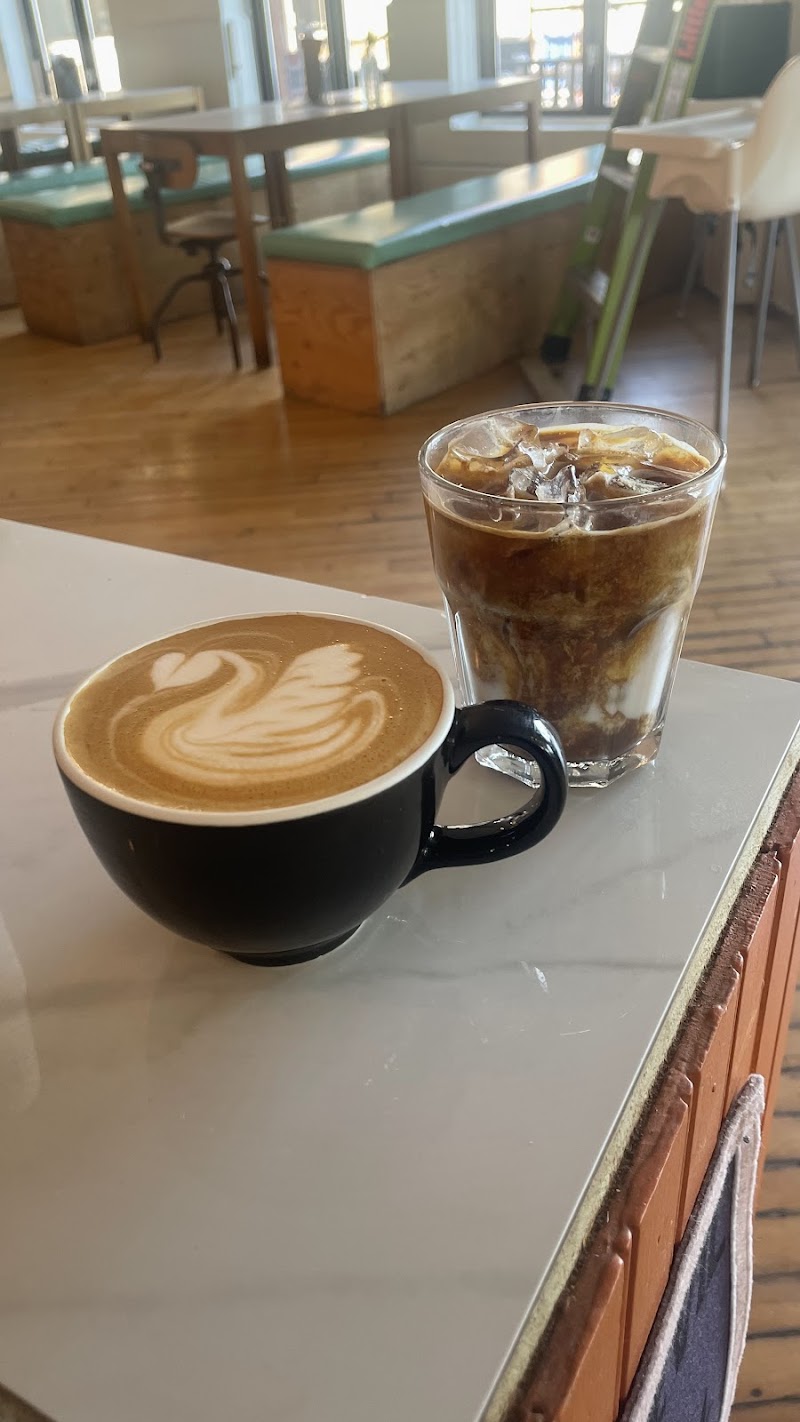 Lewis Café TR photo 3