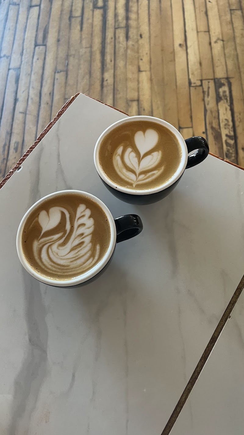 Lewis Café TR photo 3