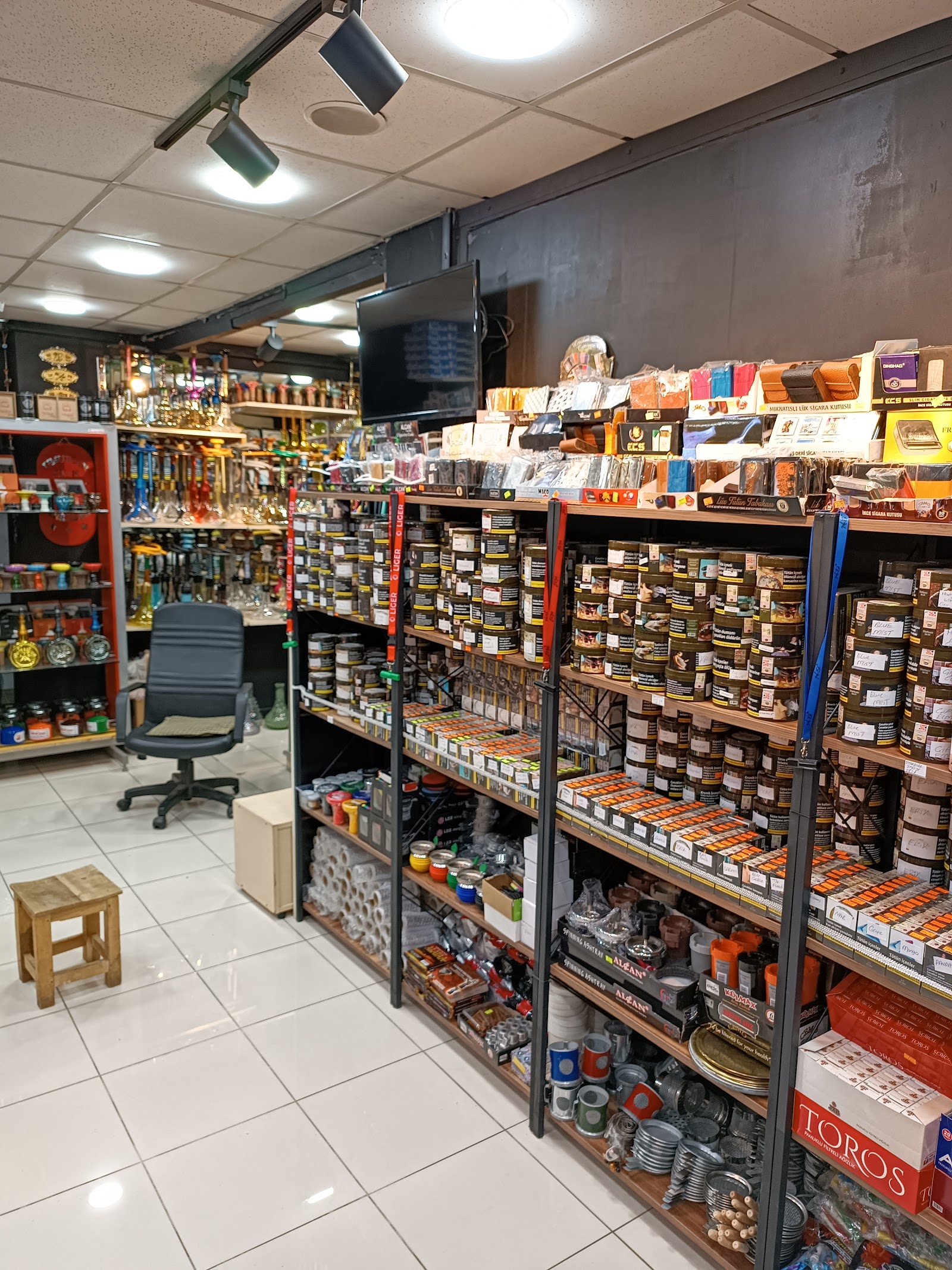 CLS NARGİLE TOBACCO SHOP mekanı