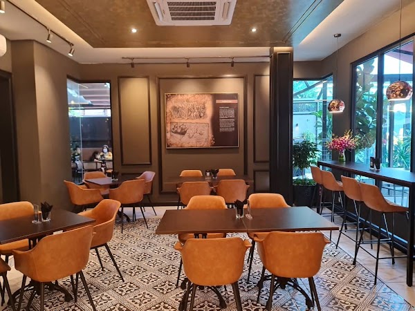 Blackbixon Cafe & Restaurant - Jalan Inai