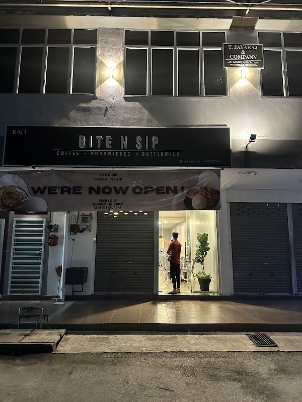 Bite N Sip - Photo 1